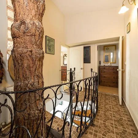 Holiday home House With Tree Inside Near Sea In Maltepe *