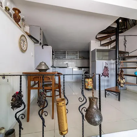 Holiday home House With Tree Inside Near Sea In Maltepe